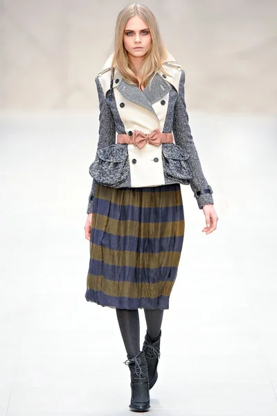 Look 2